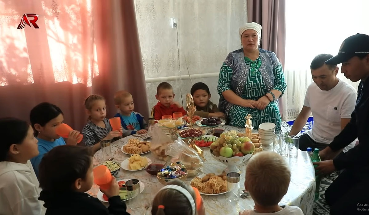 Әнші Максимнің жалаңаш жасандылығы